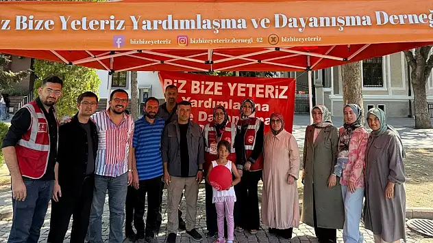Biz Bize Yeteriz Derneği aşure ikramında bulundu