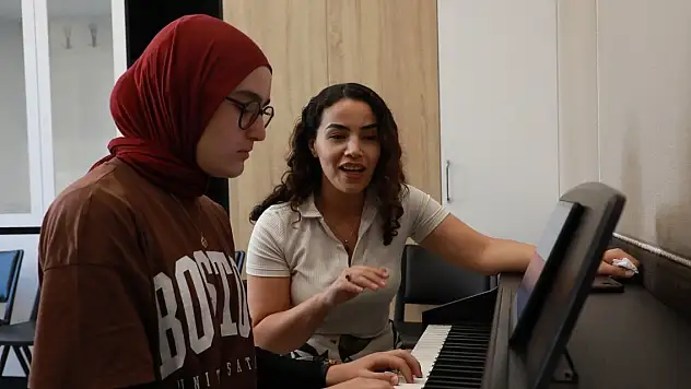 Karataylı gençler yazı dolu dolu geçiriyor