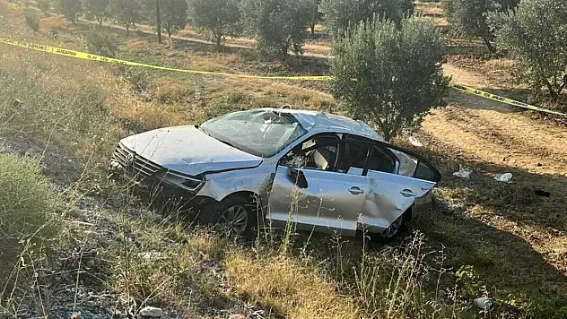 Otomobil zeytinliğe uçtu aynı aileden 1 ölü, 4 yaralı