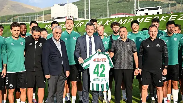 Konyalı vali, Konyaspor antrenmanını izledi