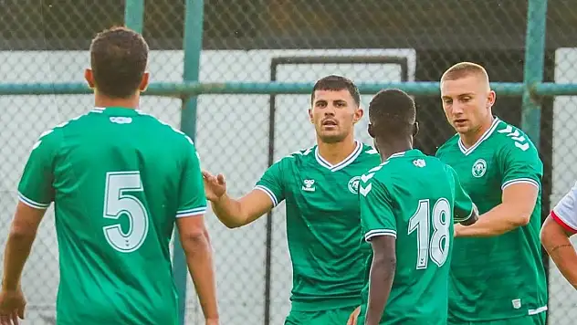 Konyaspor'da futbolculara izin