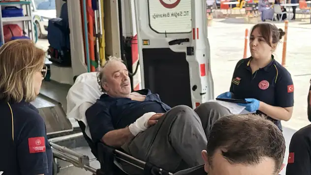 Motorlu testereye elini kaptırdı