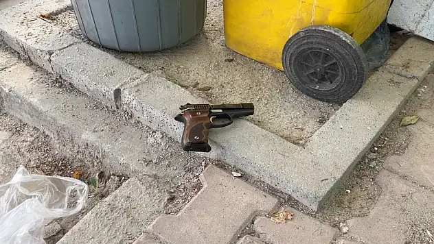 Konya'da çocuklar çöpte buldu, ekipler harekete geçti