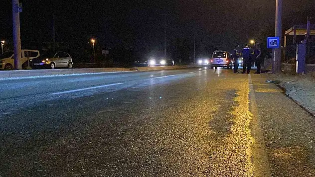 Konya'da düğünden çıkarak yolun karşısına geçmeye çalışan kadına otomobil çarptı! Durumu ağır