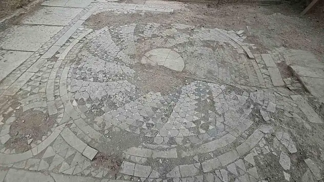 Kazmayı vurdukça tarih çıkıyor