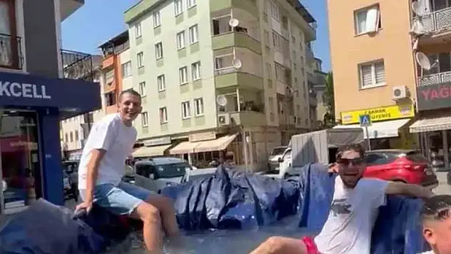 Römorku havuz yapıp şehir turu attılar