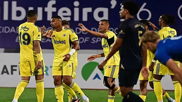 Fenerbahçe, Portekiz'deki ikinci hazırlık maçında UD Leira'yı 2-0 mağlup etti