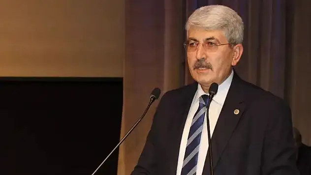 Özdemir: '24 Temmuz, bayram değil dayanışma günüdür'