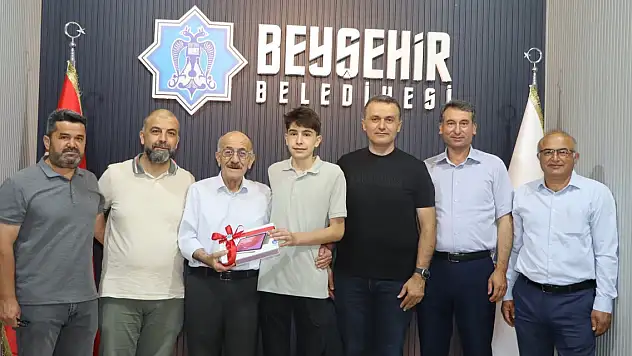 LGS Türkiye Birincisi Adil Bayındır'ı ziyaret etti