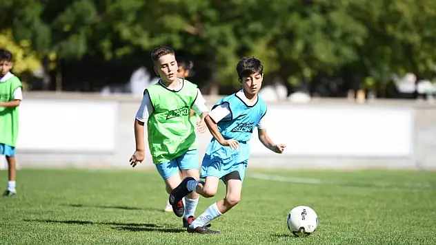 Selçuklu Belediyespor Kulübü futbol altyapı seçmeleri için başvurular başladı!