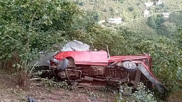 Tarım işçilerini taşıyan kamyonet şarampole yuvarlandı 1 ölü, 9 yaralı