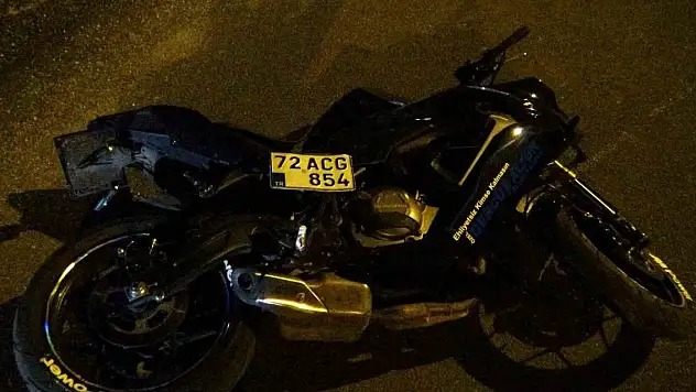 Bacağı kopan motosiklet sürücüsü öldü