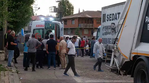 Çöp kamyonunun çarptığı çocuk öldü