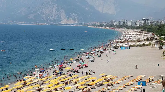 Nem yüzde 80'e ulaştı, sahiller doldu