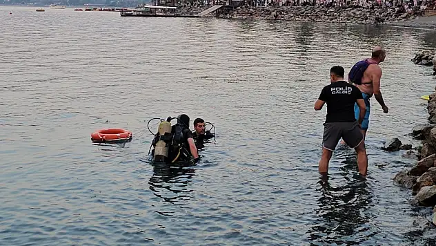 21 yaşındaki genç yüzmek için girdiği gölde boğuldu