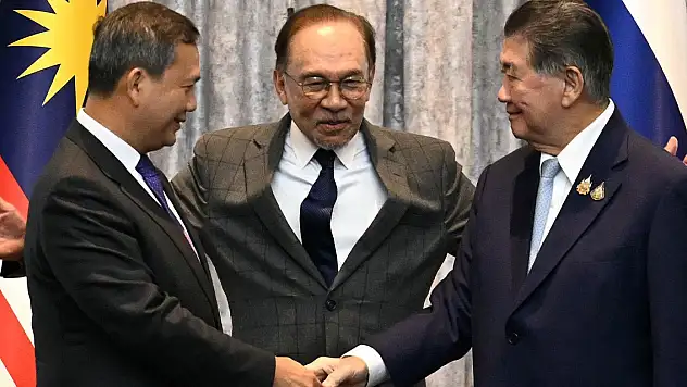 Tayland ve Kamboçya ateşkese vardı