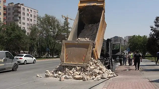 Konya'da seyir halindeki kamyonda yangın