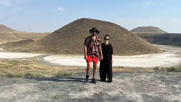 Meke Gölü, Acıgöl, obruklar turist çekiyor