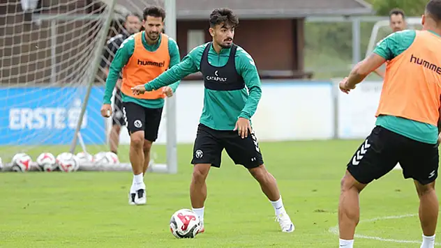 Konyaspor koşu ve ısınma yaptı