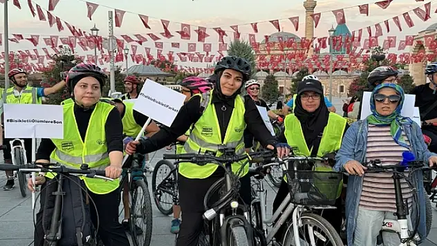 Konya'da bisikletçiler hayatını kaybeden arkadaşları için pedal çevirdi