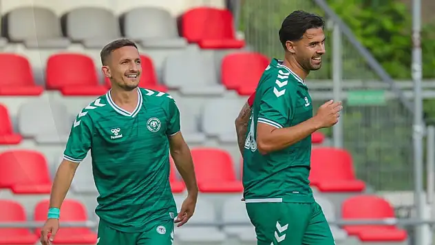 Konyaspor gol olup yağdı!