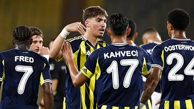 Fenerbahçe, UEFA'ya listesini bildirdi