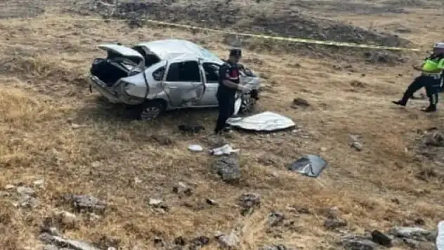 Şarampole devrilen otomobilin sürücüsü öldü