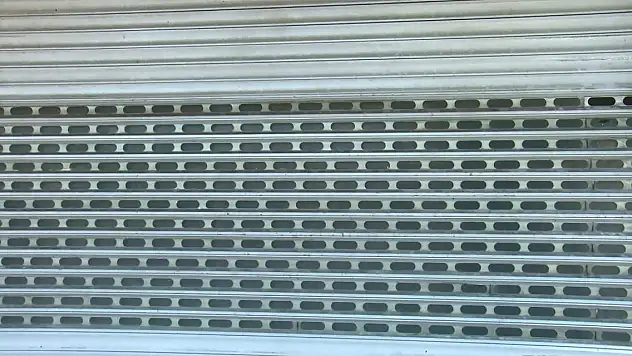 25 yıllık kuyumcu altınlarla ortadan kayboldu