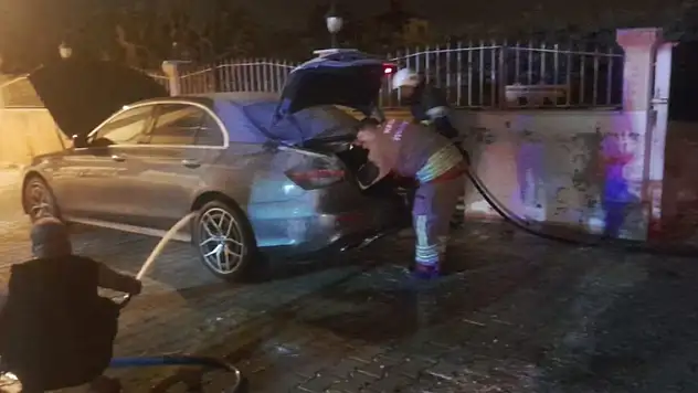 Park halindeki otomobil kundaklandı!