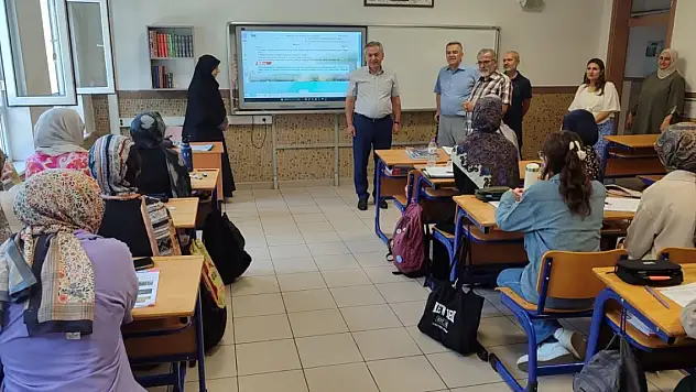 Meram Şükrü Doruk Kız Anadolu İmam Hatip Lisesine Müdür Yiğit'ten ziyaret