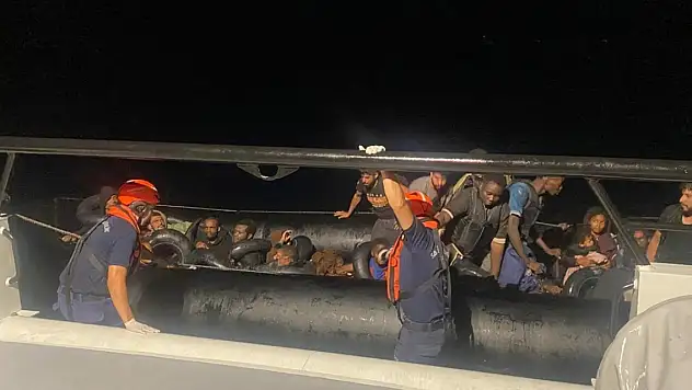 İzmir'de 83 düzensiz göçmen yakalandı