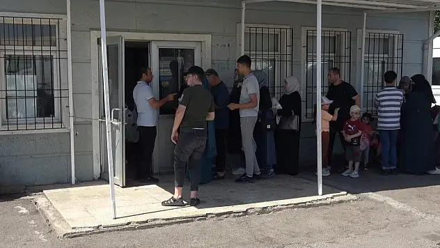 Suriyelilerin ülkelerine gönüllü dönüşü sürüyor