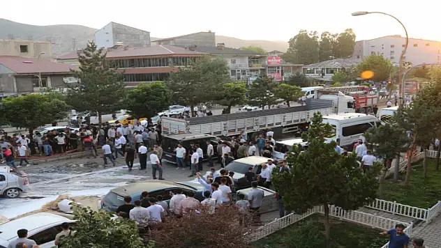 Freni boşalan tır 11 araca çarptı