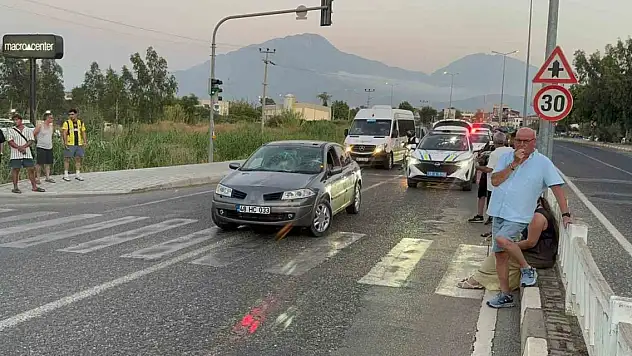 Bu kadarı da pes dedirtti! Sürücü önce çarptı, sonra kaçmaya çalıştı