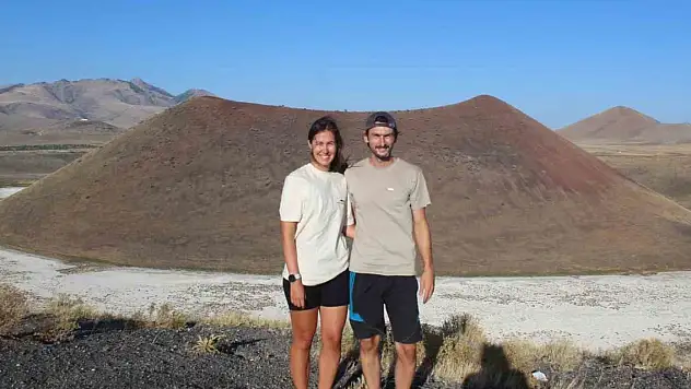 Dünya turuna çıkan çift 'Dünyanın nazar boncuğunu' ziyaret etti