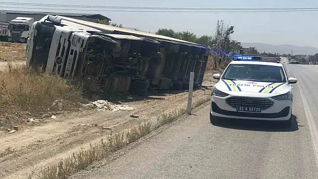 Konya Ereğli'de kontrolden çıkan tır devrildi