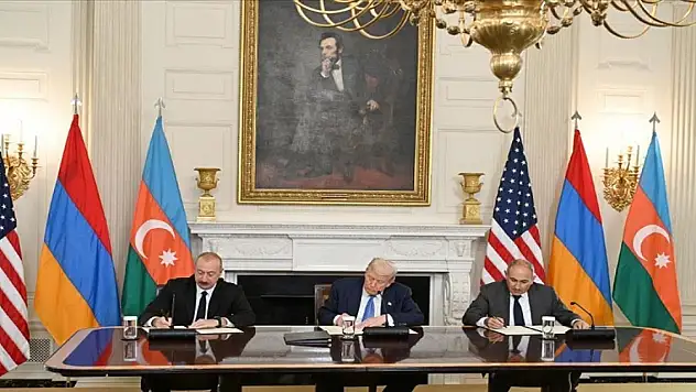 Beyaz Saray'da tarihi anlaşma: Azerbaycan-Ermenistan arasında 35 yıllık çatışma sona erdi