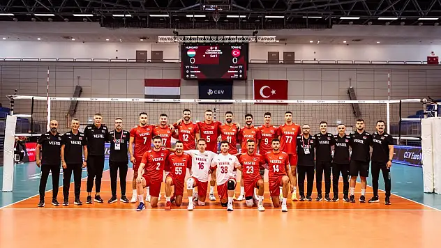 A Milli Erkek Voleybol Takımı, Macaristan'ı 3-0 mağlup etti
