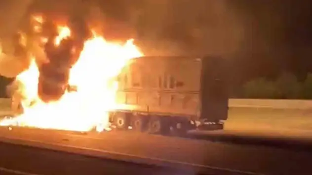 Afyon-Konya yolunda alevler yükseldi