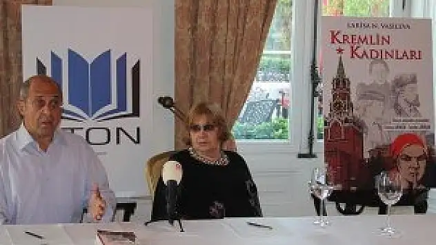 Rus yazar Vasileva okurlarıyla buluştu