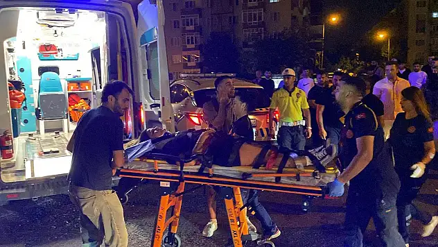 Otomobilin çarptığı 3 yaya yaralandı 1 gözaltı