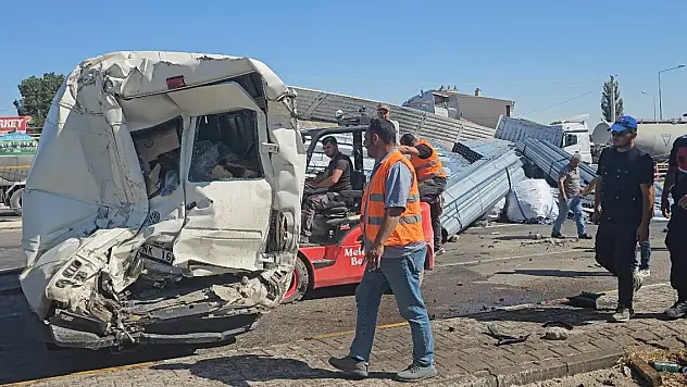 Aksaray - Konya yolunda tır kazası