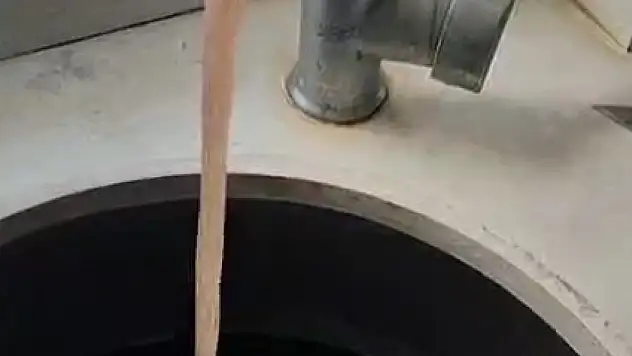 Musluklardan çamur akıyor!