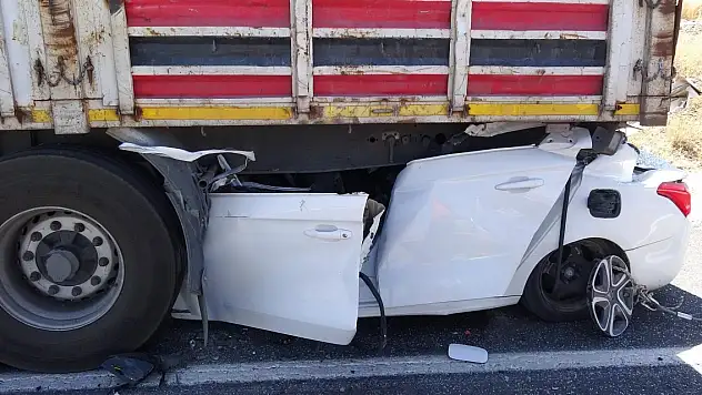 TIR'ın altında hayatını kaybetti