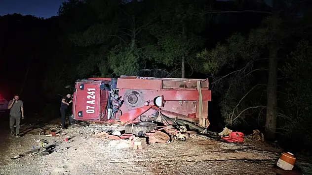 Arazöz devrildi! 2 kişi yaralandı