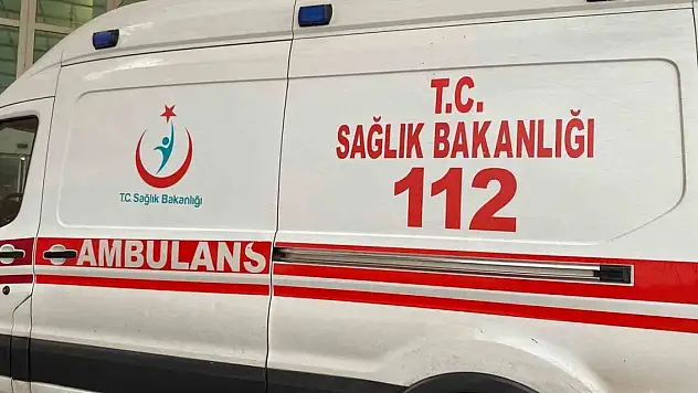 Minibüsten düşen ebe hayatını kaybetti