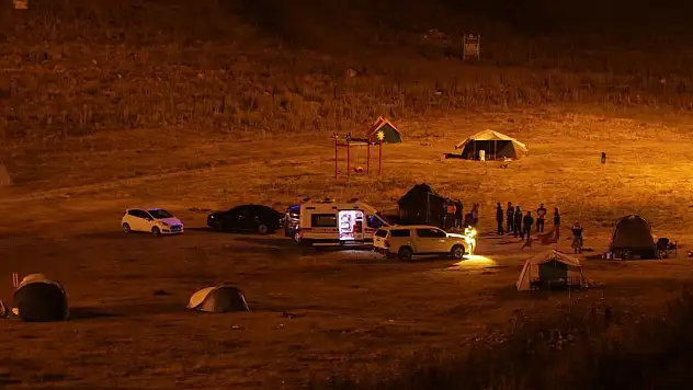 Kamp yaptıkları çadırda kömürlü ocaktan zehirlenen çift öldü