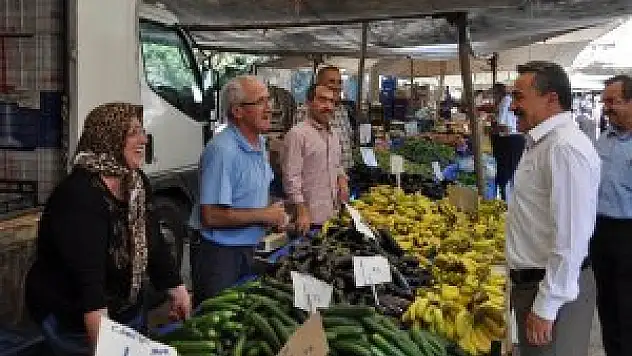 Başkan Tutal pazar esnafıyla bir araya geldi