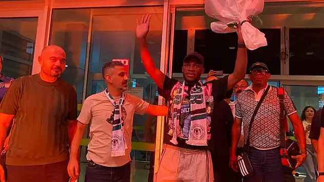 Konyaspor'un yeni transferi Muleka'dan ilk 3'lü geldi(İZLE)