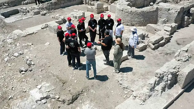 Konya'da gençler, Lystra Antik Kentinde binlerce yıllık tarihe dokundu